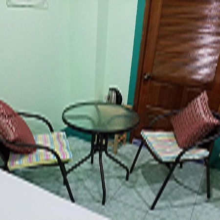 Rung Tawan Hostel 카타 비치 외부 사진