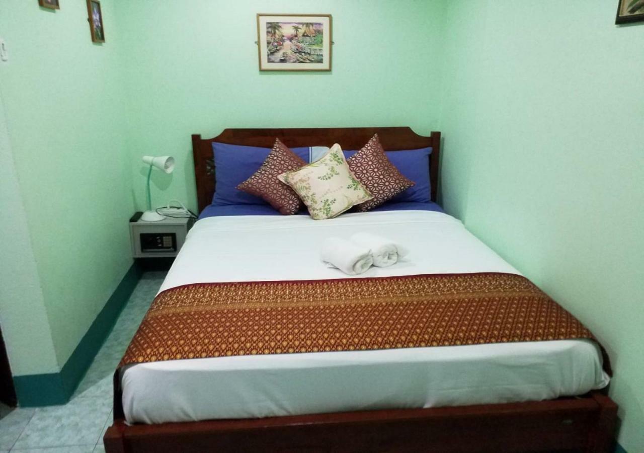 Rung Tawan Hostel 카타 비치 외부 사진