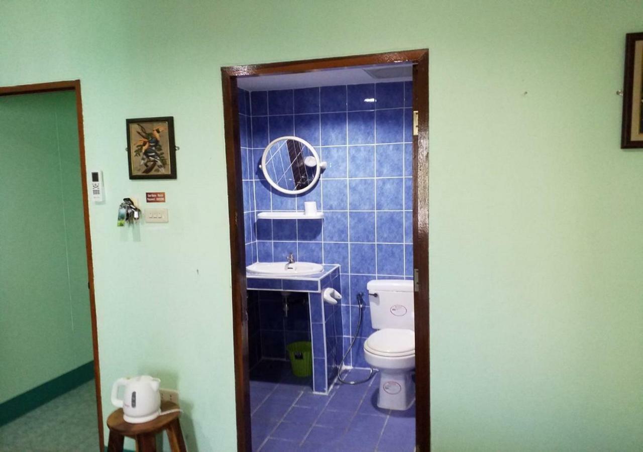 Rung Tawan Hostel 카타 비치 외부 사진