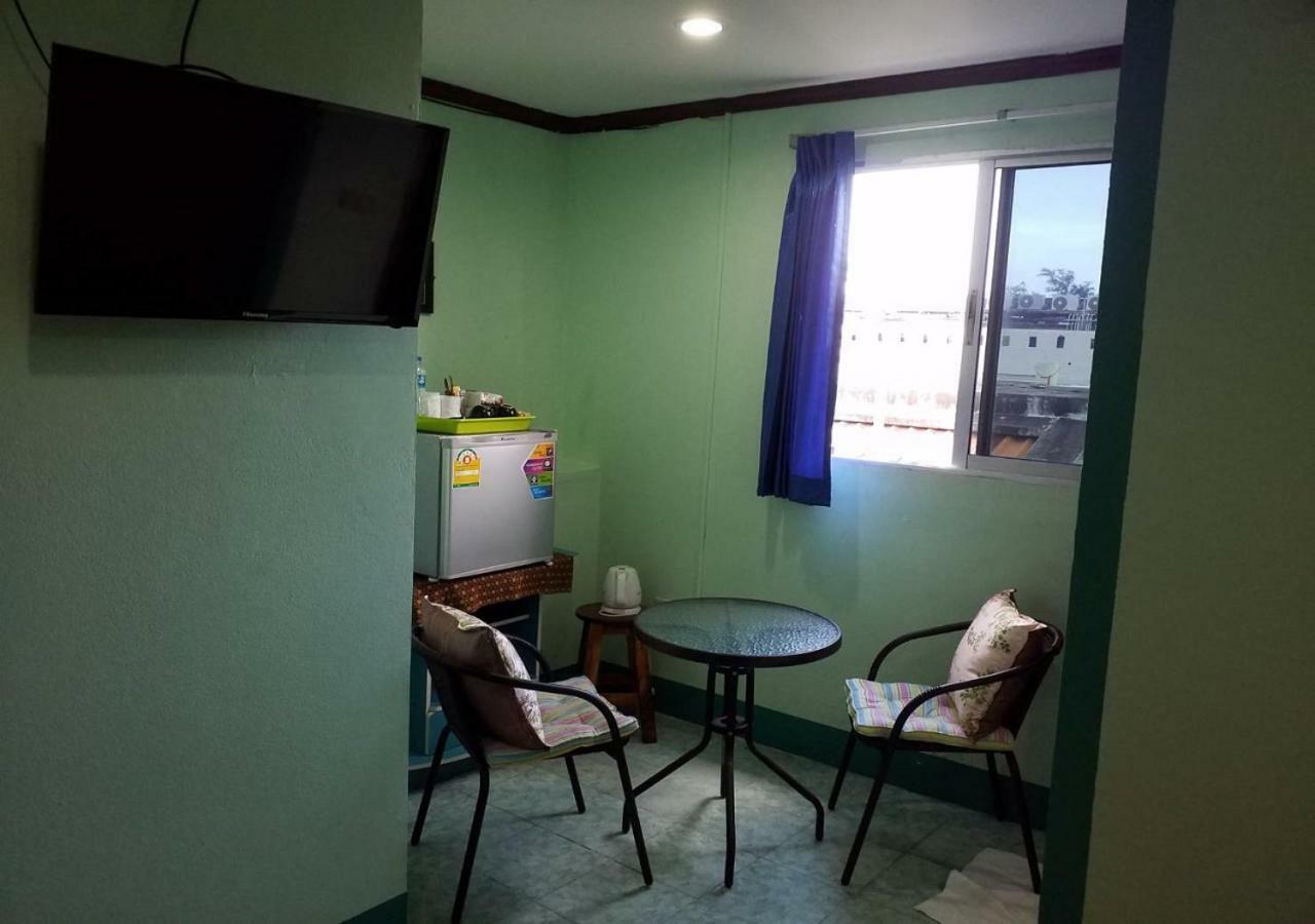 Rung Tawan Hostel 카타 비치 외부 사진