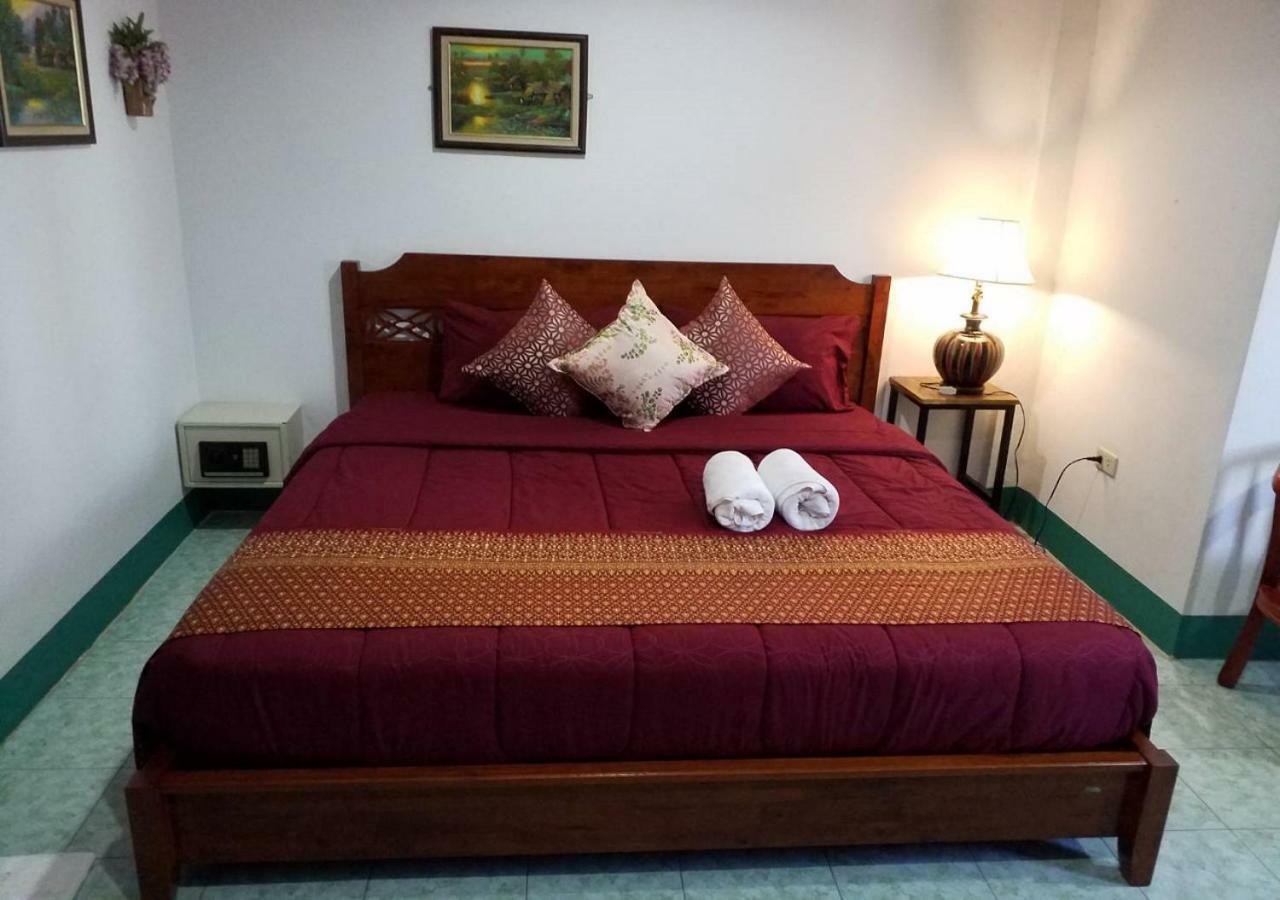 Rung Tawan Hostel 카타 비치 외부 사진